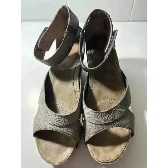 Otbt sandals​ - Picture 1 of 3